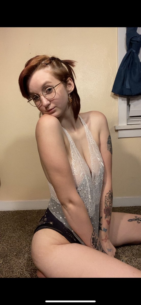 BroadDead's tweet photo. Add me on https://t.co/h6Pbv7Ez12 #WhatsApp #NoBraDay2022 #smalltitsteen #Underware #smallgirl #smallbooty #small_breasts #skinnygirls #ShortHair #short #onlyfans https://t.co/iGbb45Xqar