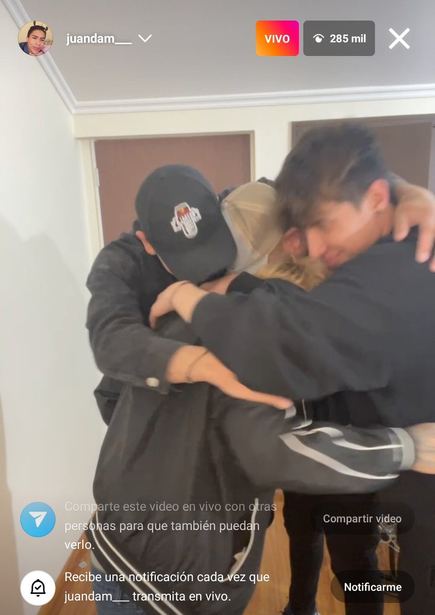 jklmkx's tweet photo. se acabó el live de juanda, y solo tengo para decir, ustedes son grandes,cada personita q este pasando por un mal momento, realmente son unos valientes por seguir de pie, te quiero mucho 💕 https://t.co/Xo8EfogDrx