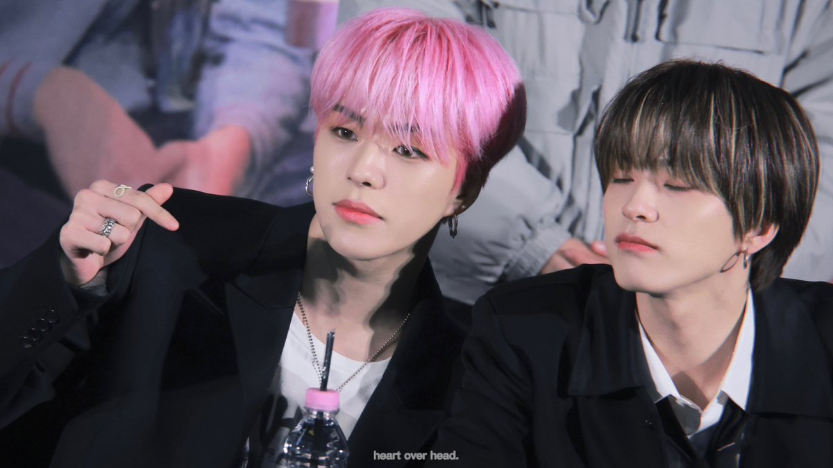 HoH723's tweet photo. 221023 📸

A cut 완료🦁️🐱

#트레저  #아사히 #윤재혁 https://t.co/ipwrPHMFA1