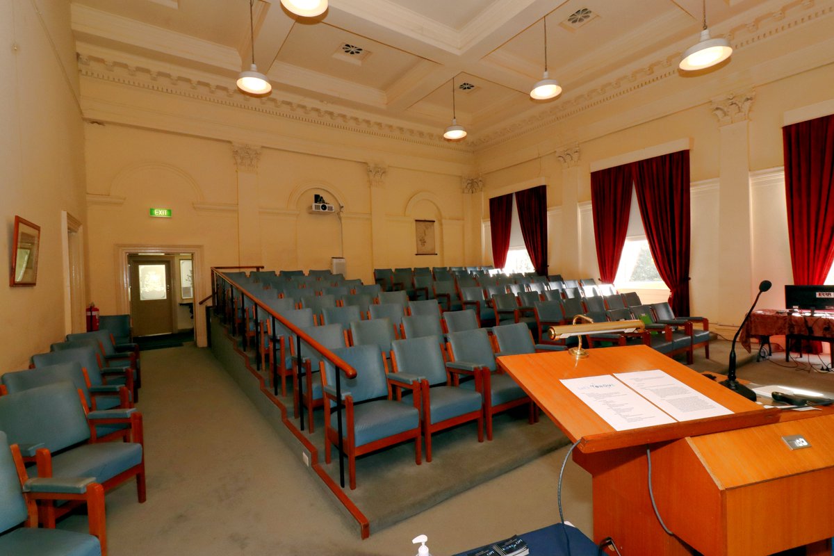 📸 An amazing night of #SciComm at the stunning @RoyalSocietyVic 

We know this was a month ago 😅, but just wanted to say a huge thank-you again to our incredible grand finalists and guest speakers! 

<a href="/CirrusGrrl/">Clare M</a> @Lannyopolis <a href="/christovac/">Prof Chris Thompson</a> <a href="/SaraWebbScience/">Dr. Sara Webb</a> <a href="/DrRuwangi/">Dr Ruwangi Fernando</a> <a href="/dplangley/">Daniel Langley</a>