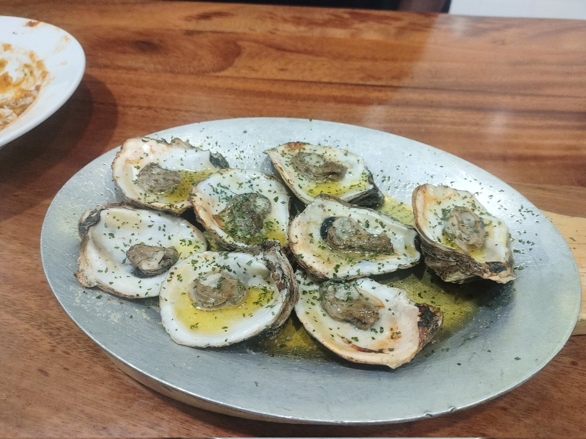 da_choosta's tweet photo. Oysters on the half shell shrimp etoufee
#KingOfTheSpaceJews
#DCIRF https://t.co/do3lY7vSY3