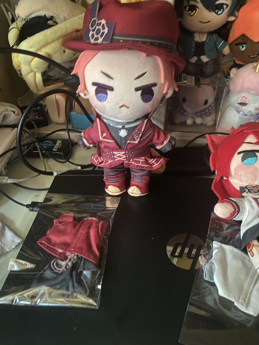 중스타키세카에 진짜 멍청하게생겨서 귀엽다……(드디어 받아서 까본……