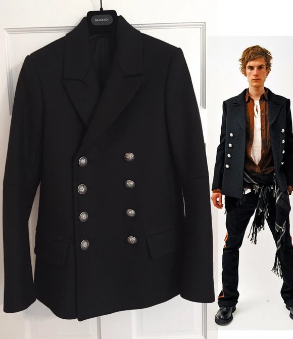 acIosedfeeling's tweet photo. DECARNIN BALMAIN!!!! https://t.co/h53PYGw1aU