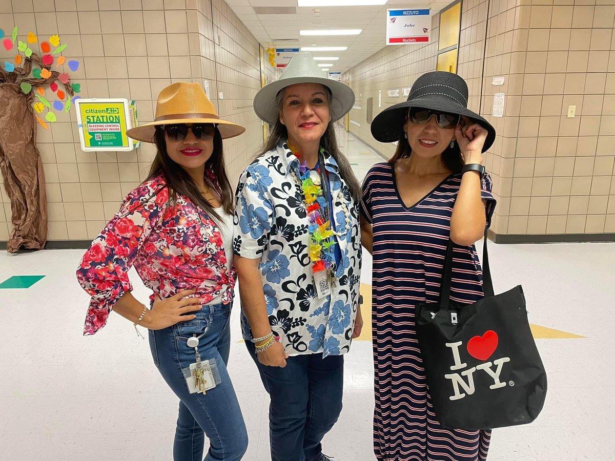 MMCounselorLife's tweet photo. Wellness Week is in full swing! Tuesday was Tacky Tourist (Take a mental vacation to your favorite destination)! #mentalhealthmatters #ChooseLP #SEL @RIZZUTOELEM @jloz82 @JanetFreeman89 @lpisd https://t.co/qqxaeaZxxT