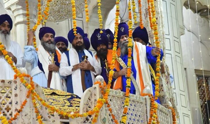 FWMedia_Tweets's tweet image. Jathedar Akal Takht gave message to Sikh Community to  fight the challenges facing the Sikhs with unity
#JathedarAkalTakht #SikhCommunity #Sikhunity #FWreports
Report: Jagmohan Singh