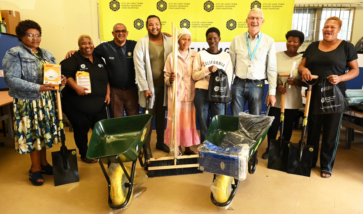 The Community Development Worker Programme has linked a group of six residents in the Sir Lowry’s Pass community with business support to help get their recycling initiative off the ground. 

Read more: bit.ly/3TWRi53

#CTNews