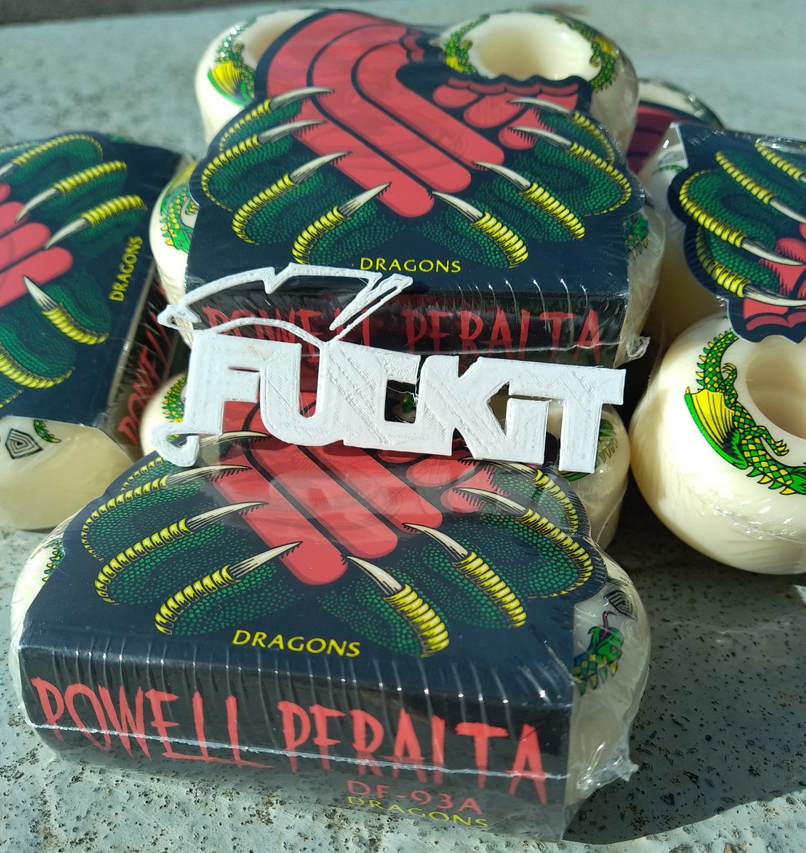 FulkitSkate's tweet photo. @PowellPeralta Dragons formula dispo au shop en 54mm shape V1(standard) &amp; V4(wide). Une révolution dans les roues skate. Aussi performante quel que soit le terrain. Confort, glisse, vitesse, usure lente...
#skateboard #powelldragons #fulkit #skateordie #powellperalta https://t.co/jjR2Y5jOTj