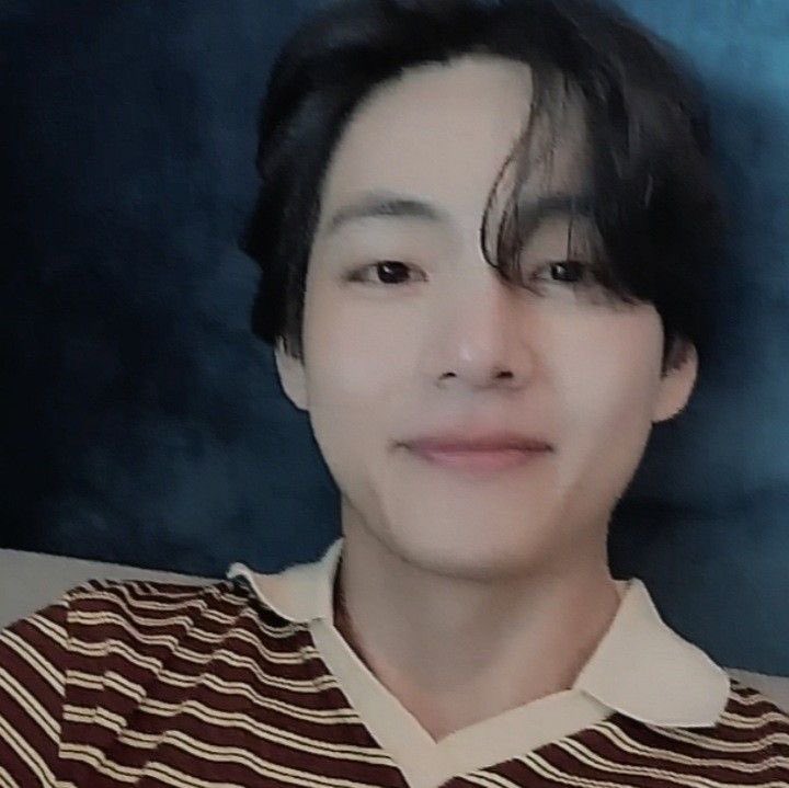 vilegun's tweet photo. good morning everyone, it’s 7 am and i’m already awake. i can’t even open my eyes properly but i’m feeling very happy today. i won’t be able to answer all dms right now but i will do it when i get home. in the meantime, please take care of yourselves. https://t.co/9j8Uky5CoG