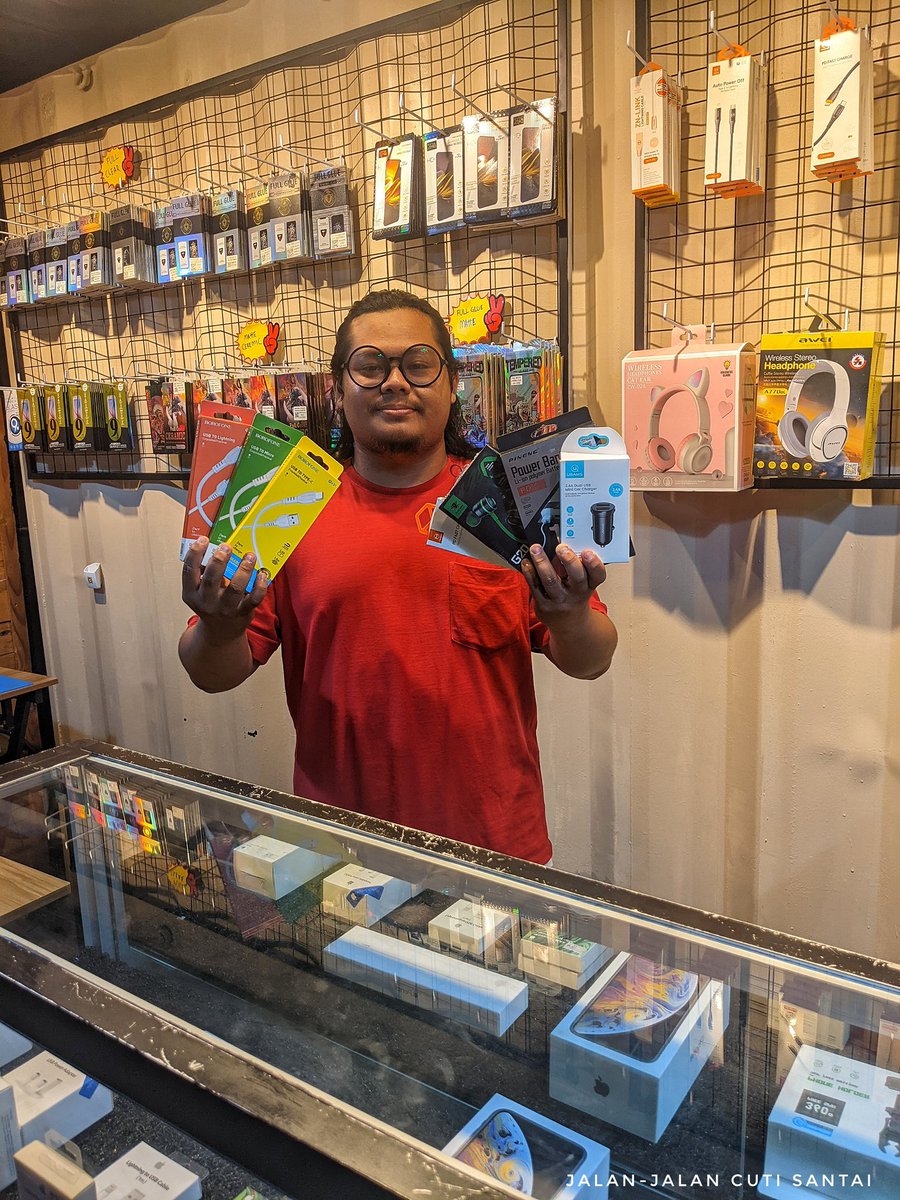 FoodPornMalaysia on Twitter "Last but not list adalah kedai gadget di