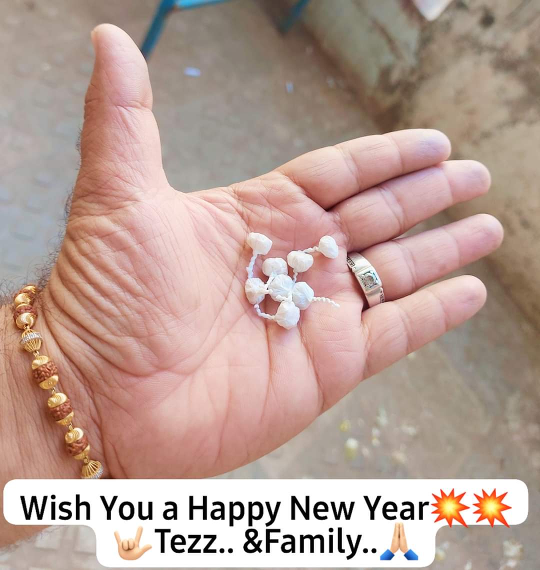 tejaspatel_'s tweet photo. 💥Wishing A Very Happy New Year you and Your Family..💥
From Tezz &amp; Family..💥 https://t.co/TDjcs6FDXt