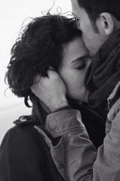 literlandweb1's tweet photo. "Te amo porque no te pareces a nadie".
Alfonsina Storni https://t.co/TSqBHcKdap
