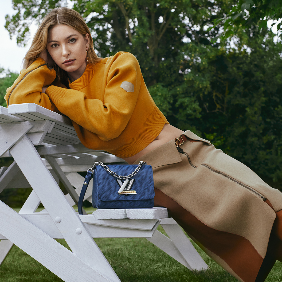 Louis Vuitton on X: Subtle radiance. This season's #LVTwist takes on an  elegantly crafted interpretation of the bag's unique lock, adding a subtle  chic and contemporary touch. Discover the #LouisVuitton campaign with