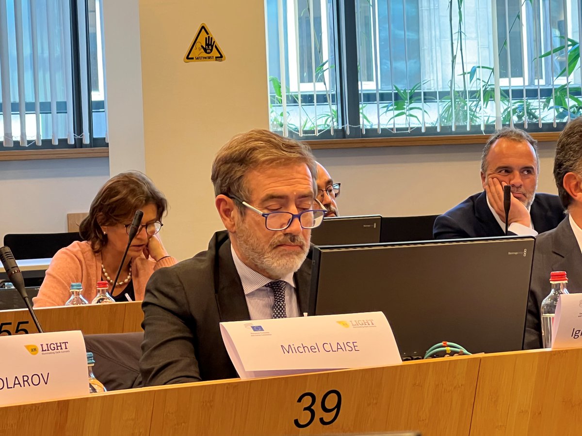 Notarios_ES's tweet photo. La sede de @EU_EESC en Bruselas ha acogido la conferencia final de @light_aml | El #notario @Ignaciogoma miembro del grupo anti blanqueo de @EUnotaries fue uno de los ponentes de la jornada | #Light_Finalconference | https://t.co/HFUTInPUy6
(1) https://t.co/FnSYt50z4h