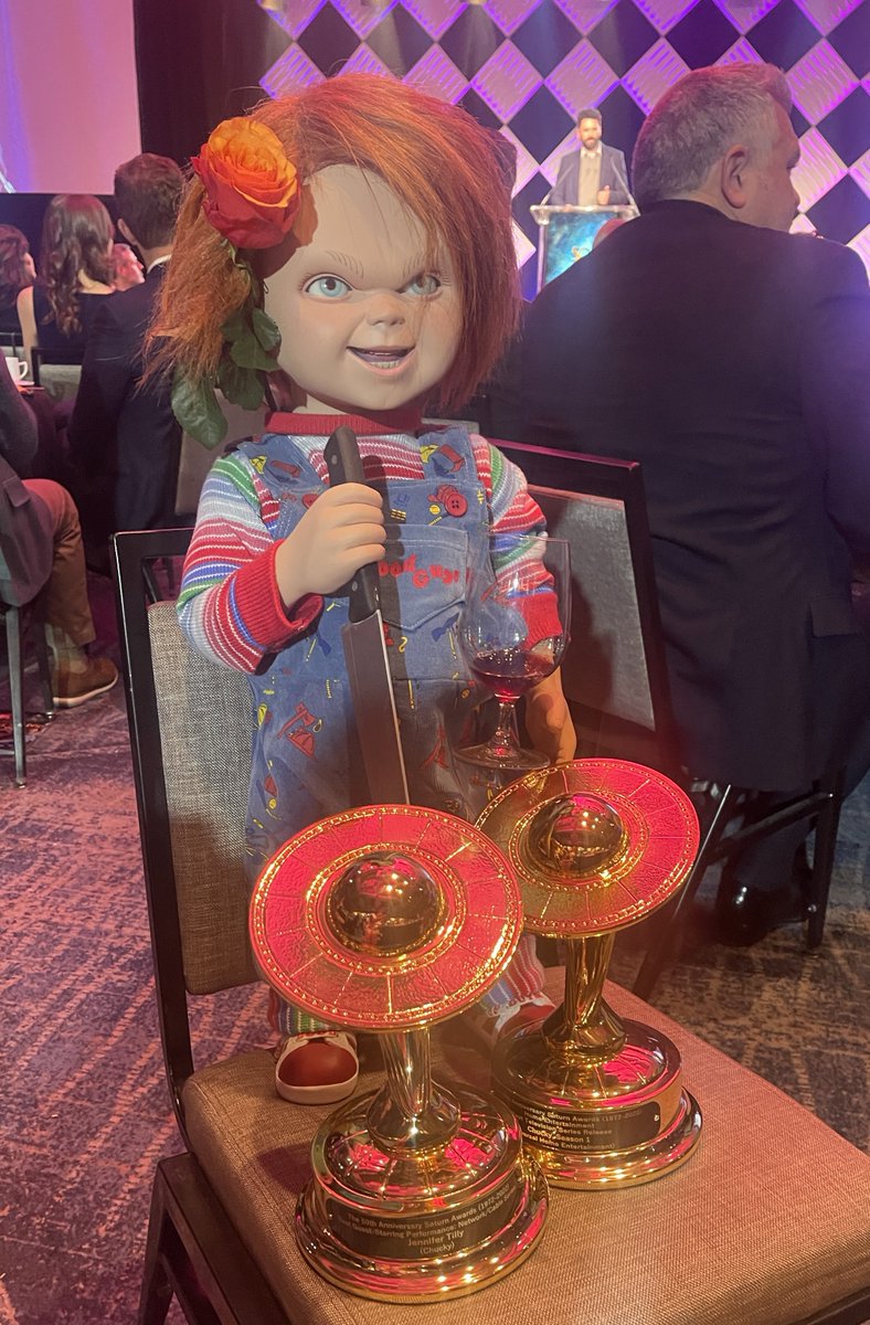 Chucky’s enjoying himself a little too much at the #SaturnAwards! 🍷🍷🍷