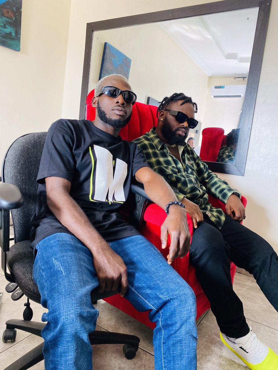 RaphaelJoe7's tweet photo. #GODDID father and Son @king_jfly  #Internationalboiz #babagindaep 💿🔥🔥🔥 https://t.co/vDONvpEhUk