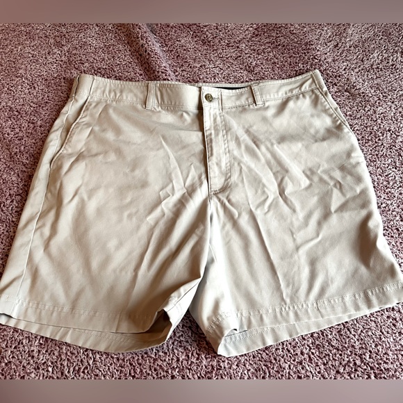 Symply_Unique's tweet photo. So good I had to share! Check out all the items I'm loving on @Poshmarkapp from @Army_Mom7 #poshmark #fashion #style #shopmycloset #zyia #oldcollegeinn: https://t.co/LoYzO5JUXL https://t.co/Y5atqjtnRu
