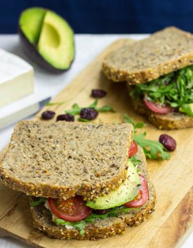 drkasenene's tweet photo. Healthier breakfast options;

1. Whole fruit
2. Oats &amp; whole grain cereals
3. Whole grain bread (not brown bread)
4. Butter or Peanut butter
5 Almonds/cashews and their milk
6. Millet porridge
7. Maize &amp; gonja
8. Veggies like carrot, tomato, cucumber 
9. Eggs
10. Green/black tea https://t.co/2TimYAYnkB