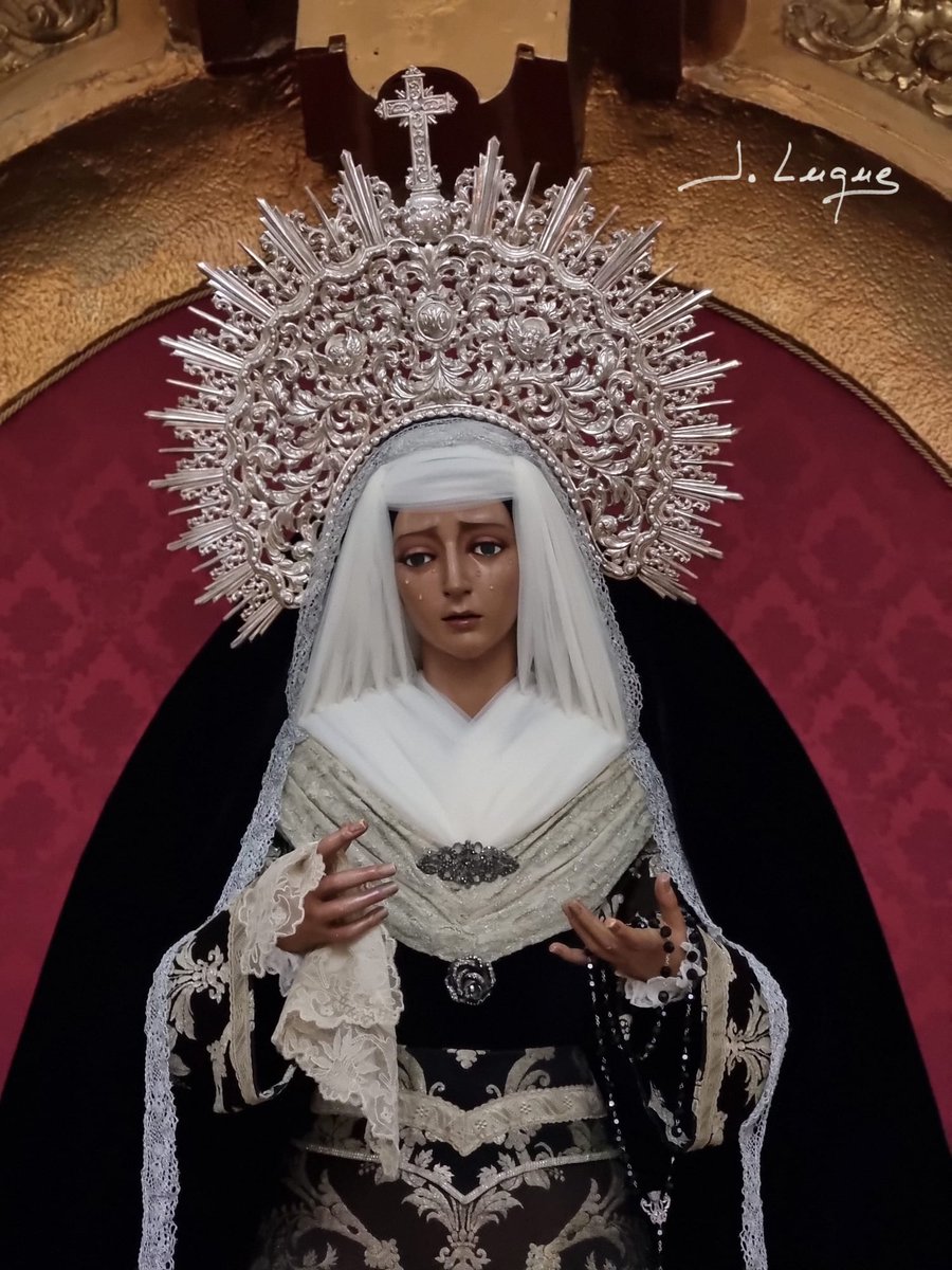 HumildadMontoro's tweet photo. Nuestra Madre y Sra de Consolación y Esperanza ya luce para el mes de difuntos.

Gracias Joaquín Luque por las manos con las que trabajas, llenas de amor hacia Ella. https://t.co/ZqkOgAgr8s