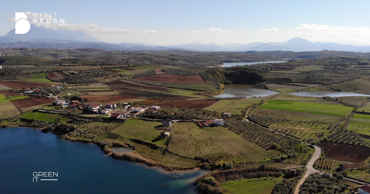 Liqeni i Merhojes.
Ndodhur jo shumë larg Seferanit, është më i pastërti e i thelli prej liqeneve të Dumresë.

#dumrea #dumrealakes #merhoja #visitbelsh #amazingalbania #greenbelsh #visitbelsh