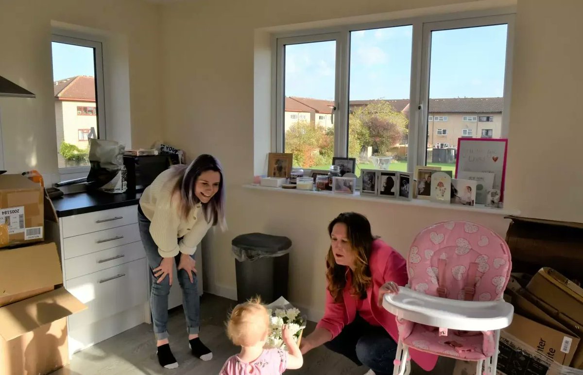 🏠 New council homes built in Central Milton Keynes 🏠 Families have started moving into new flats built by MK City Council in Conniburrow which include some of the highest quality energy efficiency materials to help keep bills down. Full Article: buff.ly/3gK2FPD