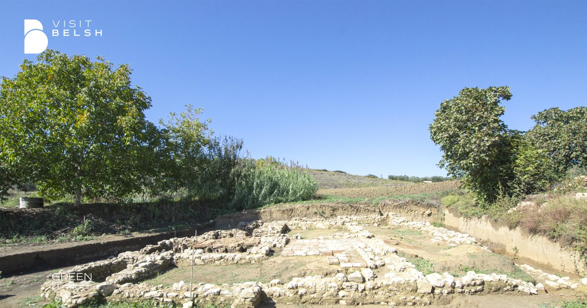 Vetëm 3 km larg qytetit të Belshit, në fshatin Rrasë, ka prani të eshtrave të lashta që vërtetojnë se në këtë zonë ka pasur jetë dhe qytetërim të hershëm përpara ardhjes së perandorisë romake.
#archeologicalsites #rrase #belsh #visitbelsh #dumrea #visitalbania #amazingalbania