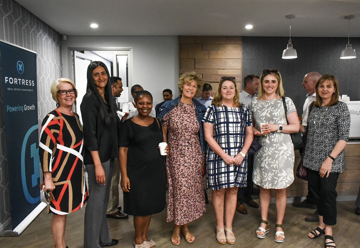 Fortress_Fund's tweet image. We hosted a Broker ‘meet &amp;amp; greet’ with @broll_insights at our offices in Sandton yesterday to showcase some of our prime properties. 

Visit our website for more information on our portfolio: fortressfund.co.za/schedule-of-pr…

#Brokers #Logistics #Retail