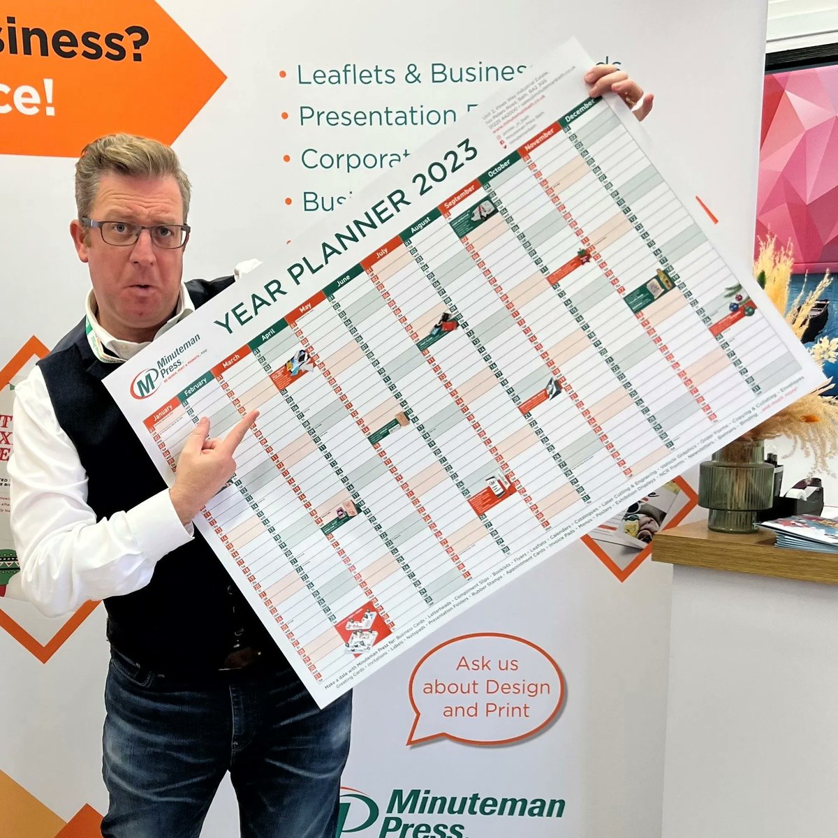 The <a href="/minutemanbath/">Minuteman Press</a> 2023 Year Planner is now available! Here's Dave modeling it rather well... 📅

Claim your free one by visiting Minuteman Press at Pines Way, or ask them to drop one off. You can also get it branded up for your business! More info: bit.ly/3zcwH4y