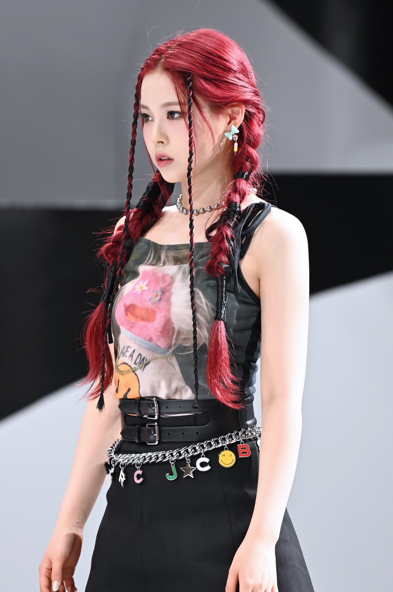 NMIXX ENTWURF ギュジン キュジン Showcase 特典 サノク NMIXX - The 2nd Single: ENTWURF (Concept Photo 1 - Kyujin