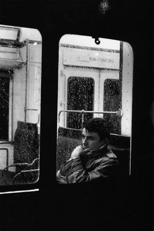 وعندما
تتعلق بأحدهم و يغيب عنك ، حينها 
ستفهم ألم الانتظار ، وستفهم لماذا 
 سمُيت أميال الساعة عقارب ! 
#ناقد