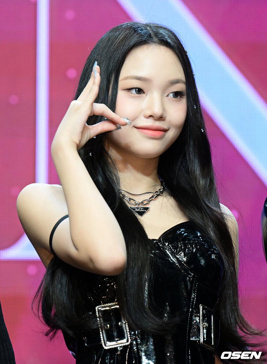 classyarchive's tweet image. #BOEUN at today’s day &amp;amp; night showcase

#박보은 #보은 #클라씨 #CLASSy