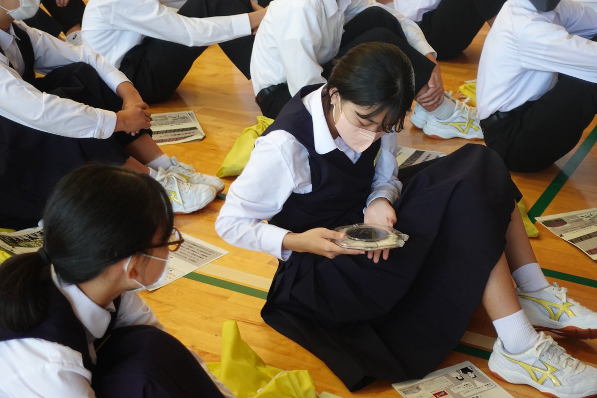 NIT_Sasebo's tweet photo. 愛宕中学校で半導体に関する出前授業を実施いたしました🎶
詳しくはこちらのURL(公式HP)よりご覧ください⬇️
https://t.co/igwiP9Ng8P
#佐世保高専 #公式 #半導体 #COMPASS5 #ながさき半導体ネットワーク #出前授業 #機械工学科 #電気電子工学科 #電子制御工学科 #物質工学科 https://t.co/Trqk5c6VZk