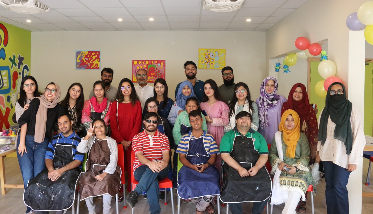 10PearlsPK's tweet photo. 10Pearls Karachi team spent a wholesome day at the incredible Karachi Down Syndrome Program learning about Down Syndrome and interacting with the children. 🥰
#10Pearls #10PearlsPakistan #EmpowerFoundation #KarachiDownSyndromeProgram https://t.co/8hrZ6bTS26