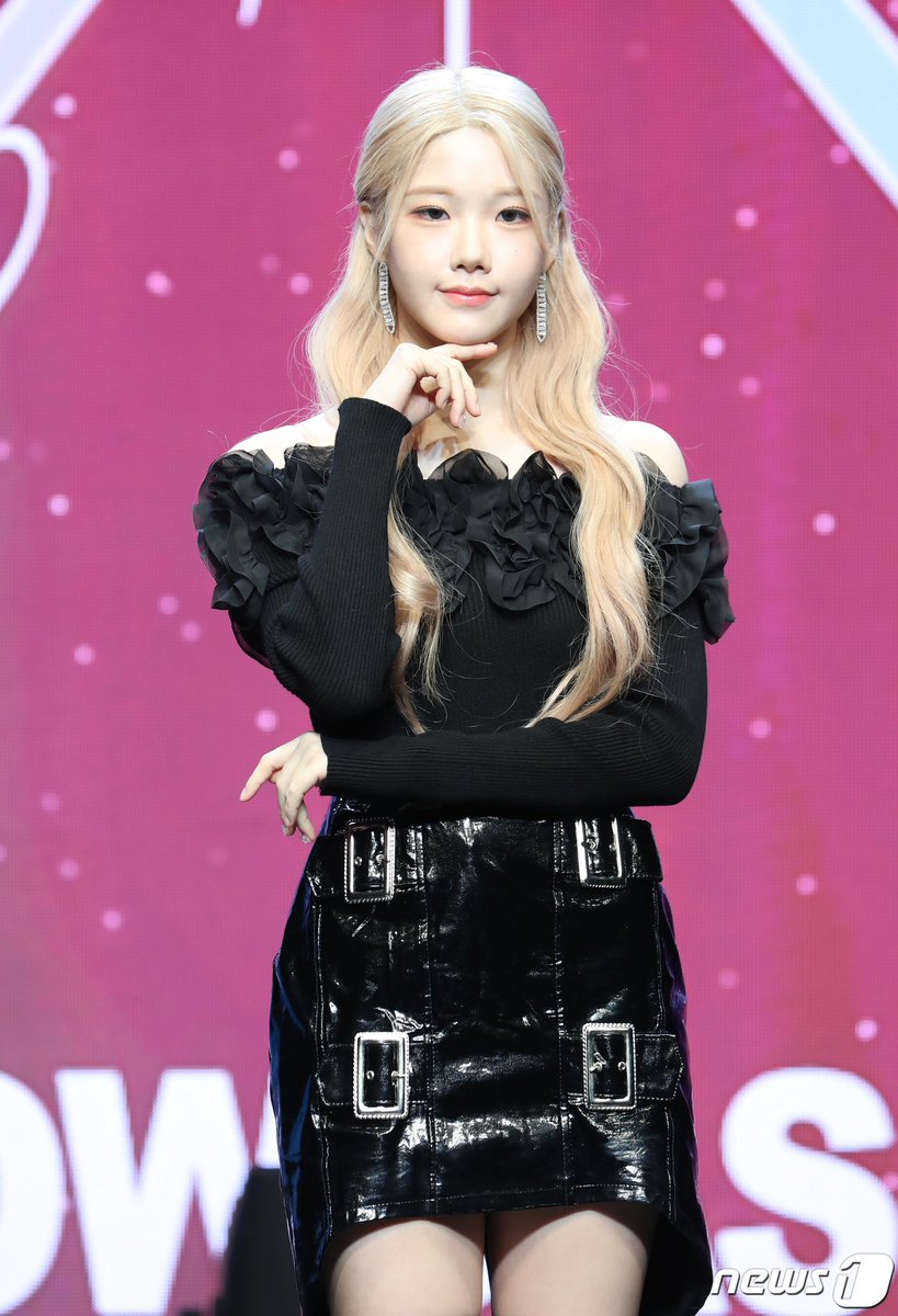 classyarchive's tweet image. #CHAEWON at today’s day &amp;amp; night showcase

#윤채원 #채원 #클라씨 #CLASSy