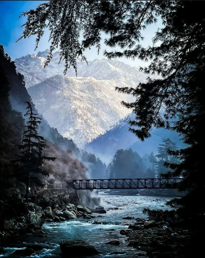 desi_thug1's tweet image. 10 Amazing and Most Beautiful Valleys in India that every adventure lovers must visit

1. Parvati Valley, Himachal Pradesh