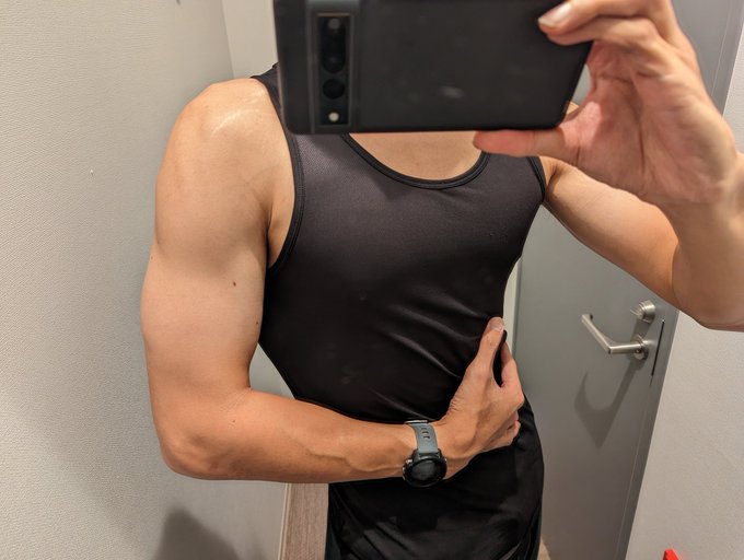 病み上がりに背中トレと腕トレをしたぞ!エイエイ!🦾🐱🦾 