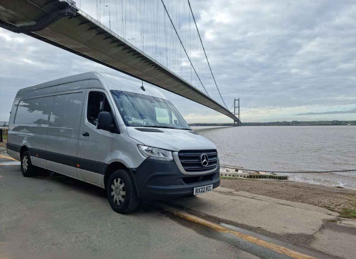 Quick pic under Humber Bridge after a successful time-critical delivery in Yorkshire 📸 #HumberBridge #Yorkshire #WorldRecord #LongestBridge #SuspensionBridge #Trivia #YorkshireDelivery #SameDayLogistics #UKTimeCriticalDelivery