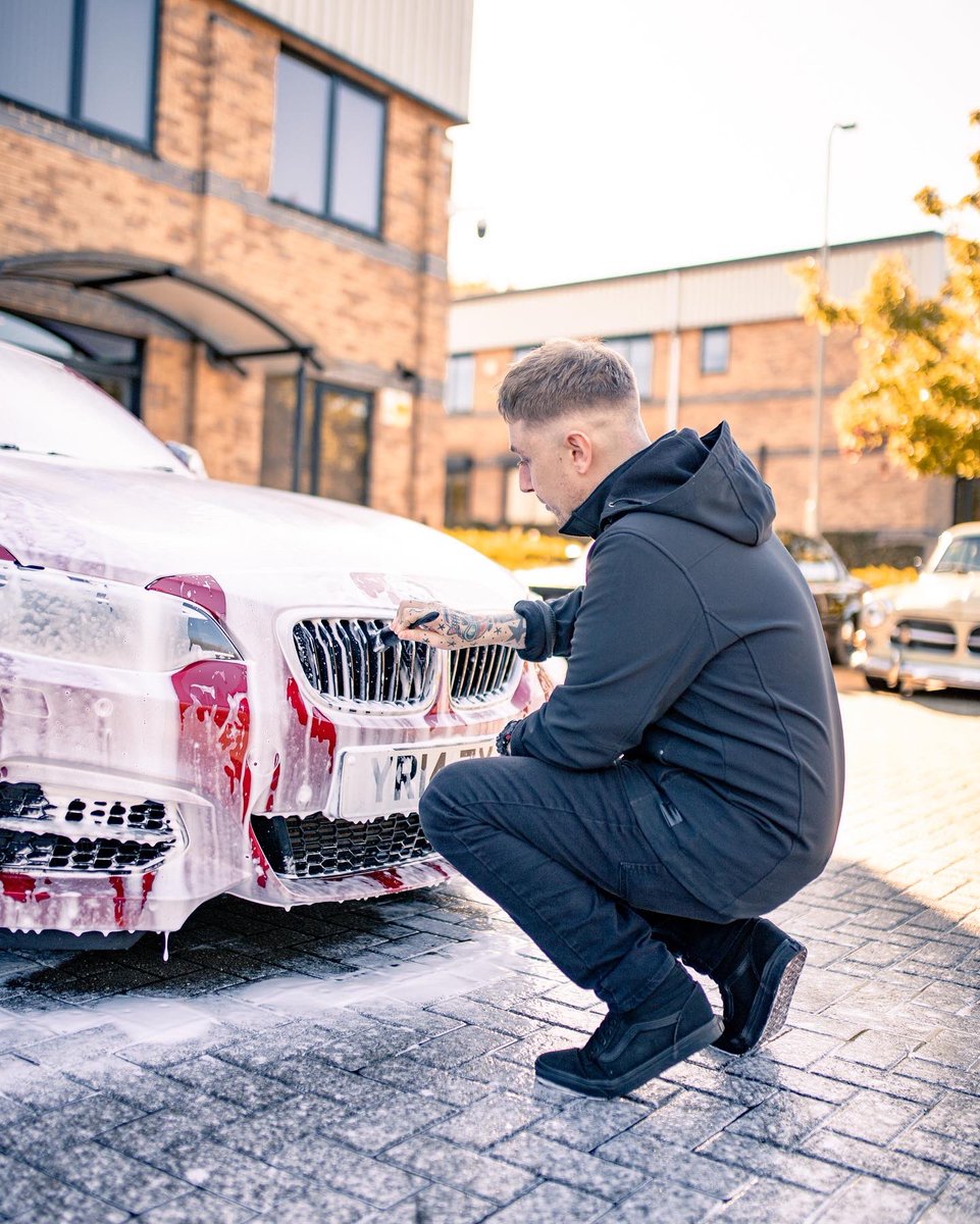 Tip of the Bay - Brush up on your detailing with our Ultimate Snow Foam &amp; Multi Purpose Brushes.
#dayinthebay #meguiars #tipofthebay 
.
#meguiarsuk #detail #detailing #snowfoam #cleaning #clean #cleaninghacks #bmwgram #carsofinstagram #detailersofinstagram #detailer #daily