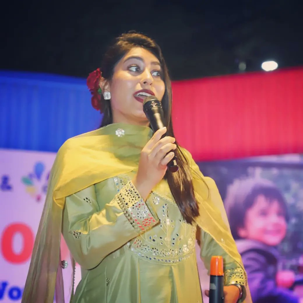 anand_sumati's tweet photo. Dussehra seems like long time agoโจ๏ธ
.
.
.
#anchor #emcees #emceedelhi #anchordelhi #delhianchors #masterofceremonies #tvpresenter #tvanchor #merizubani #weddinganchor #wedding #weddingphotography #weddingphotographer #trending #eventsdecor #events #eventsplanner #eventplanner https://t.co/tQyhX1eb7a
