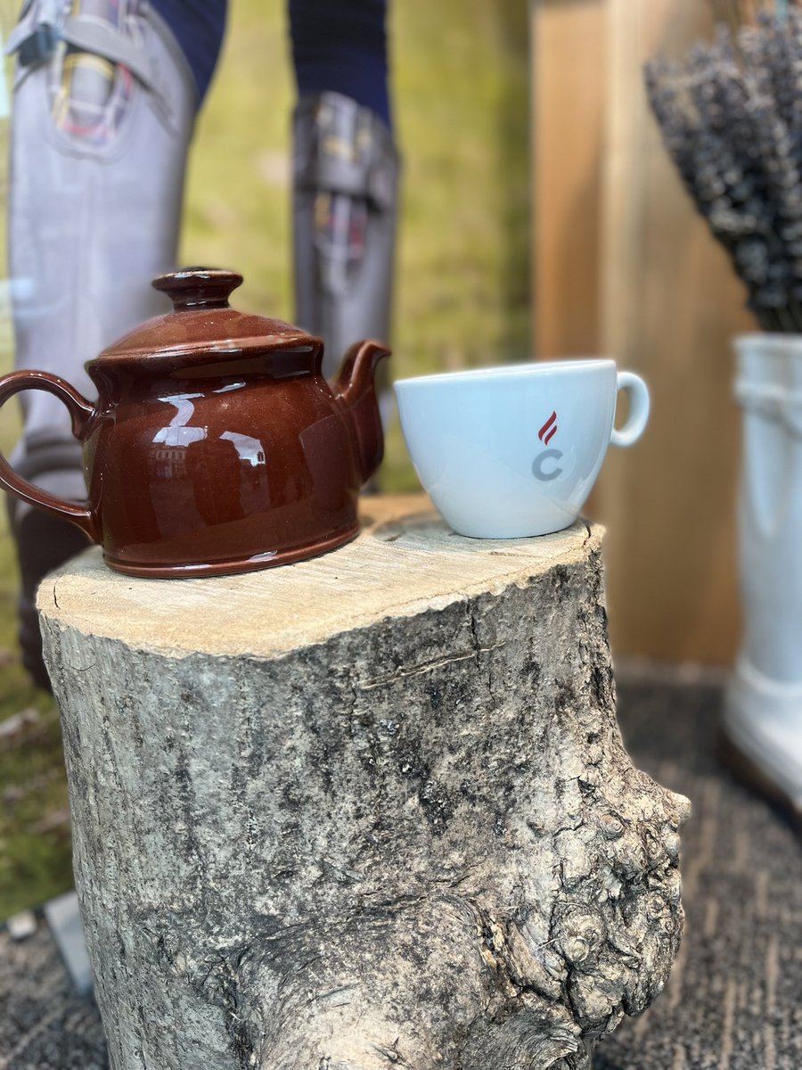 UkCarraro's tweet photo. There’s plenty of places to stop for a Carraro #coffee  or #hotchoclate during your #Autumn walks in #Scotland . Get in touch with us to find out more about the tasty recipes we’ve created to expand your offering this #season 🍁 #autumn #scotland #coffeetime #hotchocolatedrink https://t.co/ZkXD5Xet2Y
