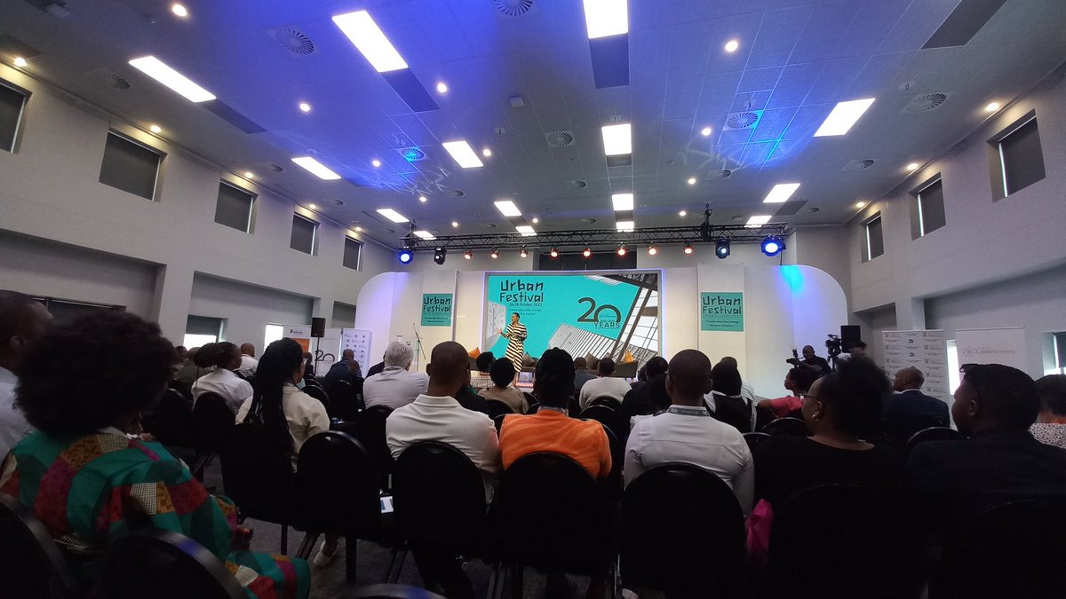 Saunders_HSA16's tweet photo. Attending the 2022 Urban Festival with fellow researchers from @ChairCles 🤓 #SACN20 #Urbanfestival https://t.co/LHi58k0YWS