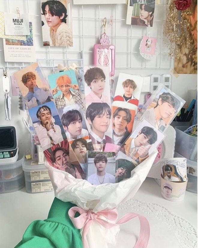 totheberry's tweet photo. ꒰ 💐 ꒱ rekomendasi buket photocard ! ᴗ̈

buket bunga &amp; photocard yang bisa jadi hadiah sidang wisuda dan ulangtahun

— see thread below for links 🪄

tag NewEraManaTau WA GB tidur 8 jam lucas rihanna Bryan domani nikita mirzani garam chenle Rishi Billar seventeen Vincenzo PC https://t.co/R5pprUZxmP
