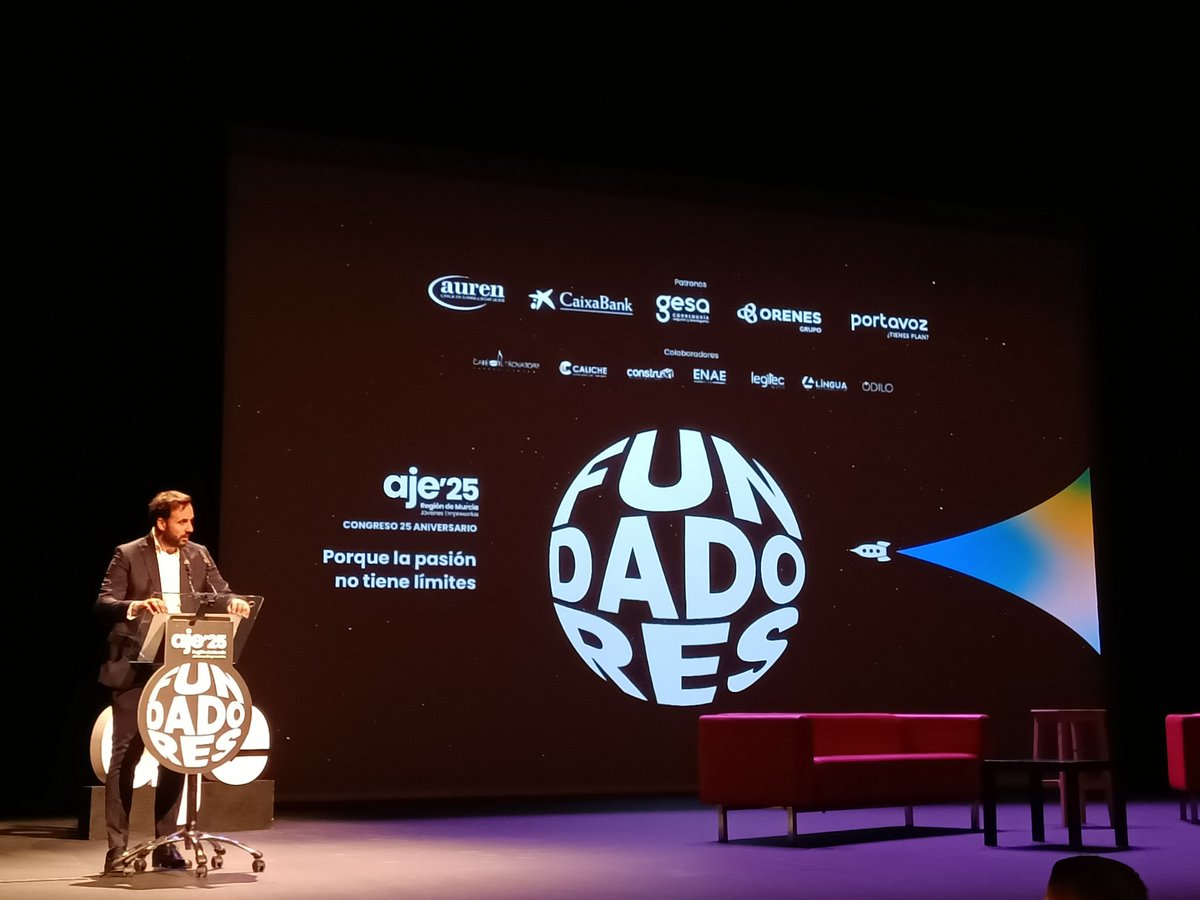 ZaplanaFernando's tweet image. Porque la pasión no tiene límites 

Congreso AJE'25 #CongresoFundadores en el aniversario de @AJERegionMurcia

Apoyar hoy en día a quien se autoemplea, a quien emprende y sobre todo a quienes siendo jóvenes dan un paso adelante, es imprescindible, son héroes