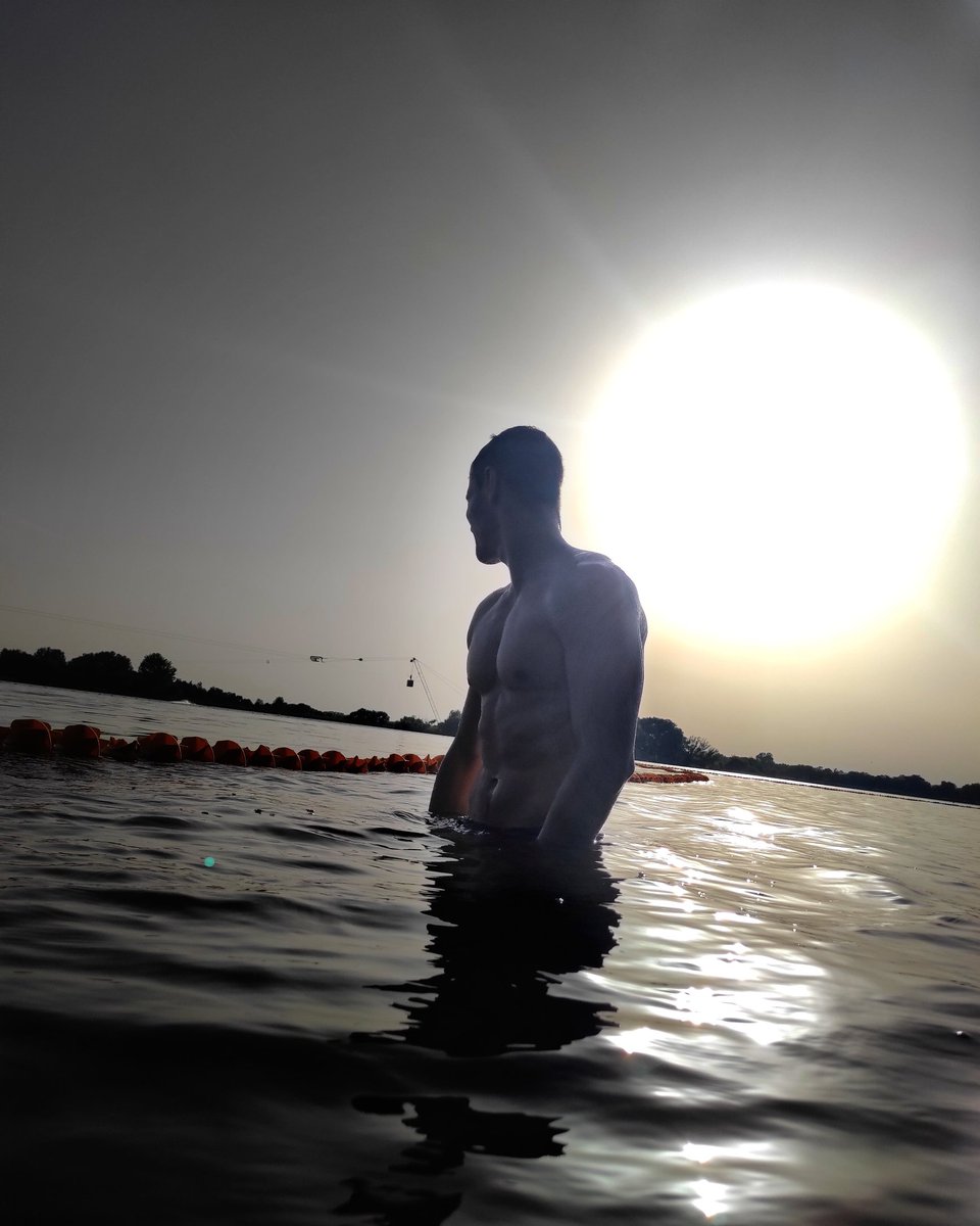 jdm1988's tweet photo. #summer #SummerVibes #nyár #FitnessMotivation #fitnessaddict #shredded #vízpart https://t.co/IBWZjIa74a