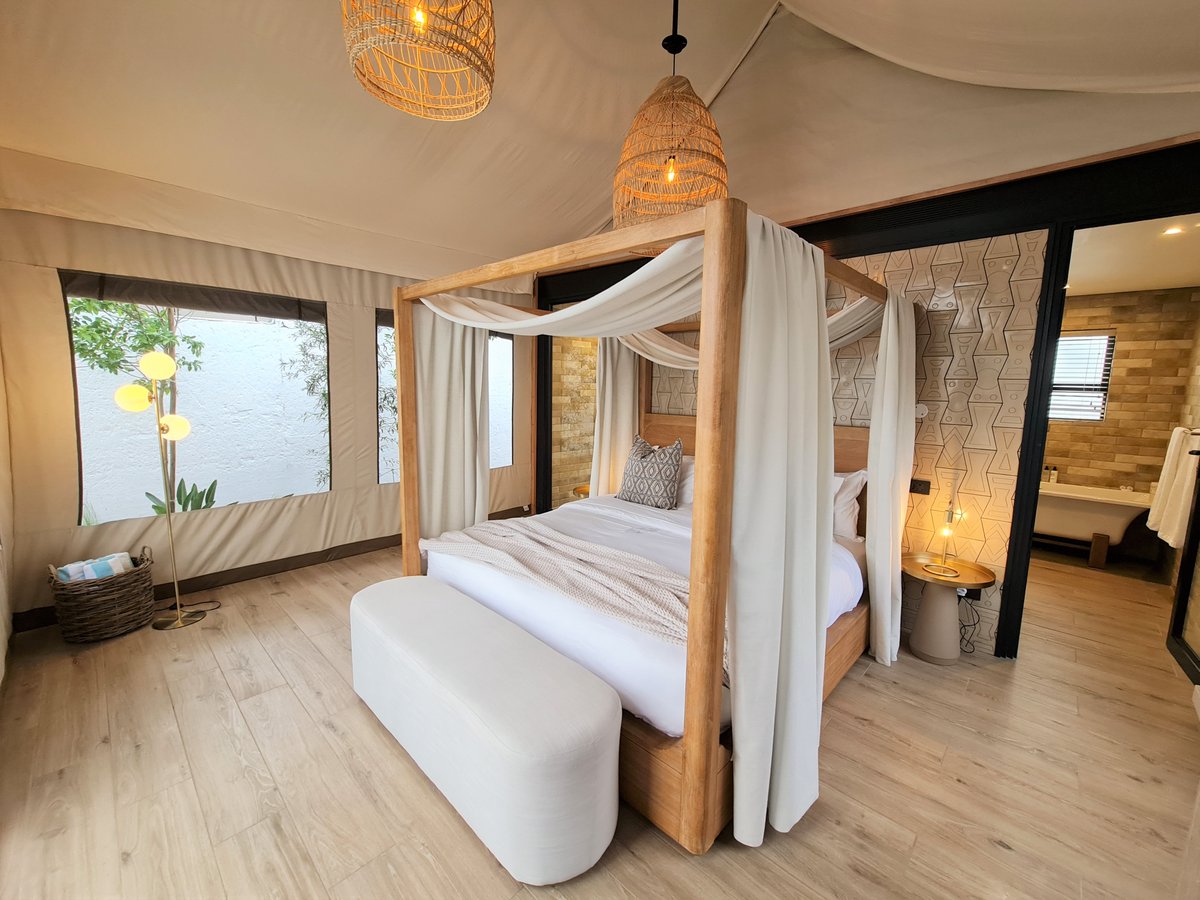 Stay_MINTHotels's tweet photo. Glamping in Sandton!

Introducing our newest MINTsuite Collection, the Out of Africa Suite!

This suite is exclusively bookable at: https://t.co/oqIWx9NPYK

To find out more,
📞010 025 0432
📲 WhatsApp: 079 038 9597 or 
📧84onkatherine.stay@minthotels.co.za

#YourHost #minthotels https://t.co/rftkU9OFek
