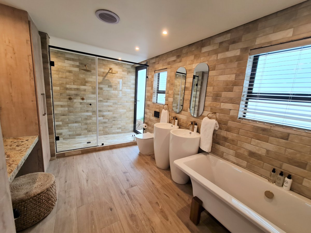 Stay_MINTHotels's tweet photo. Glamping in Sandton!

Introducing our newest MINTsuite Collection, the Out of Africa Suite!

This suite is exclusively bookable at: https://t.co/oqIWx9NPYK

To find out more,
📞010 025 0432
📲 WhatsApp: 079 038 9597 or 
📧84onkatherine.stay@minthotels.co.za

#YourHost #minthotels https://t.co/rftkU9OFek