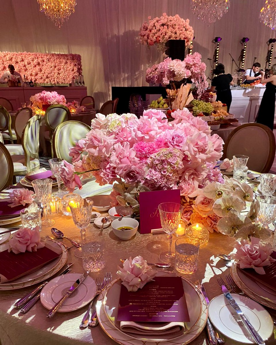 All you need is love and an impressive fresh floral display on your wedding day.

For more inspiration, follow @fssydneybridal

#fssydney #therocks #fsweddings