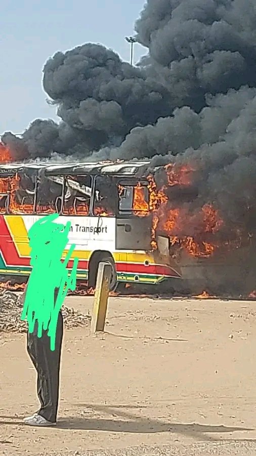 9_stanley's tweet photo. HAPPENING NOW| Seshego Protesters allegedly Burns Great North Transport  Bus Amidst the ongoing Shutdown which incorporates violence protests due to the Shortage of water in the Area. https://t.co/xOA64JUwoj