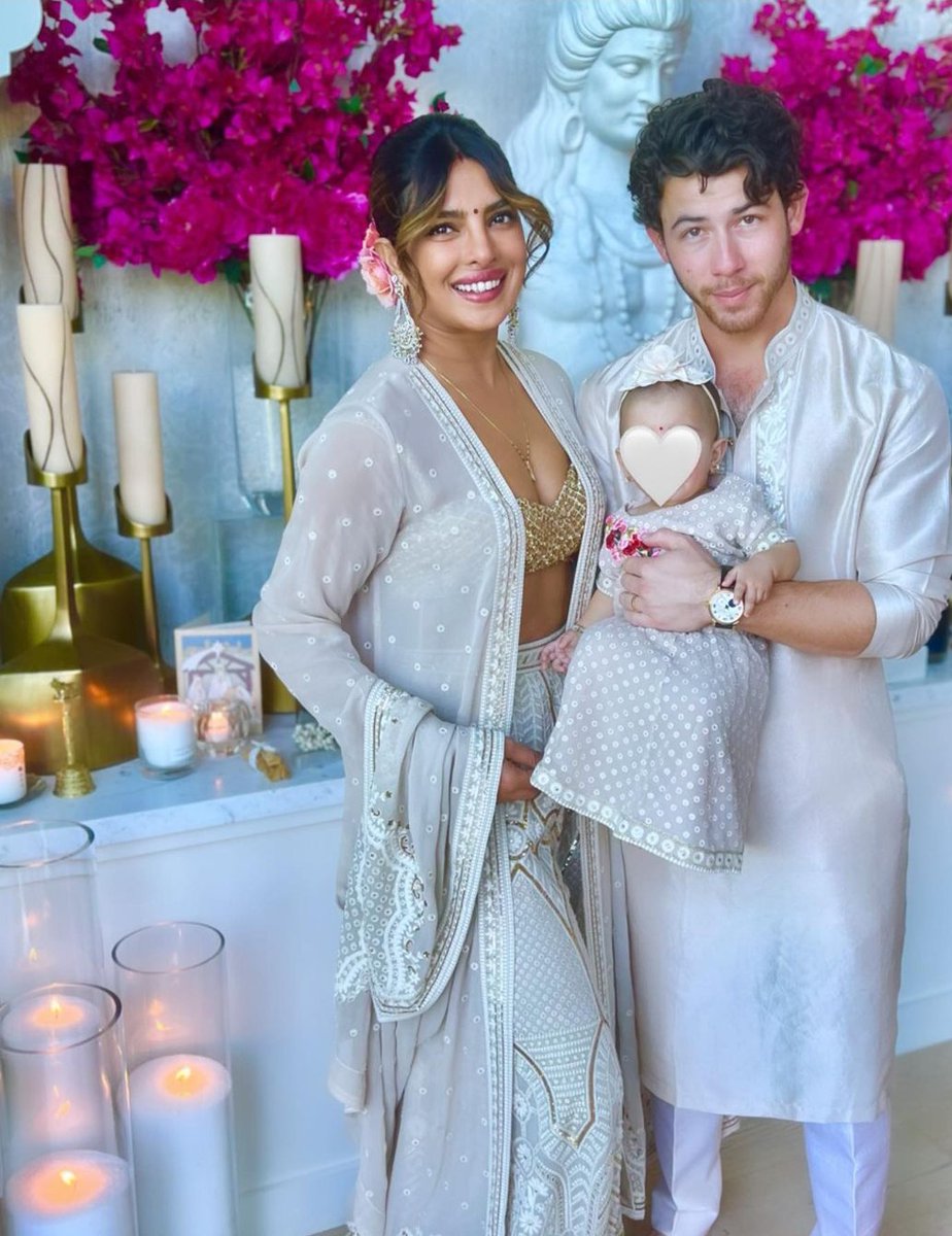 #PriyankaChopra's #Diwali Pooja & celebration picture won every ❤️. It doesn't matter how many miles far away you're, still connected with your roots and culture. Best Wishes @priyankachopra & @nickjonas ✨ #NickJonas
