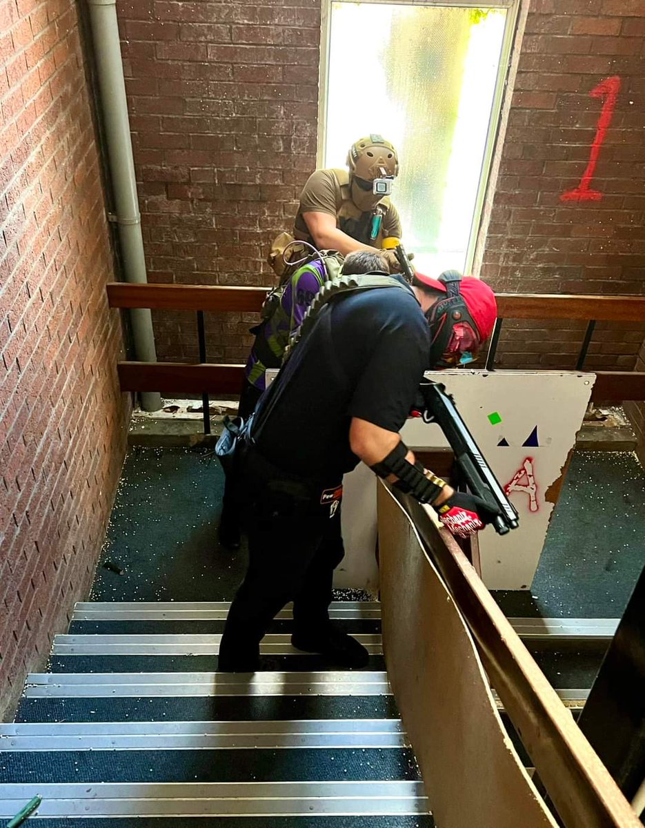 no_goodd's tweet photo. Peak me! 🔫🔫 

#NotARealGun #airsoft #SpartanAirsoftCQB https://t.co/ITPuGPozbw