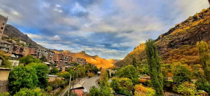 astghikbars's tweet photo. Ալավերդի 🍁🍂🍀 https://t.co/BLj8bpITjv